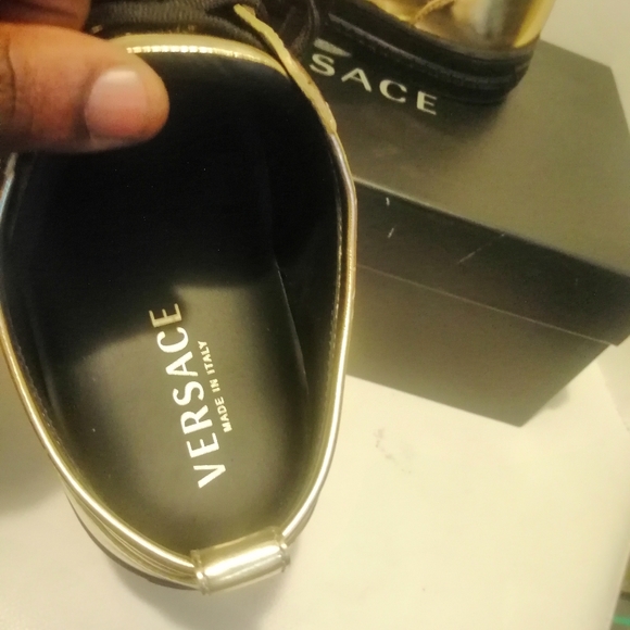 Versace - Picture 5 of 6